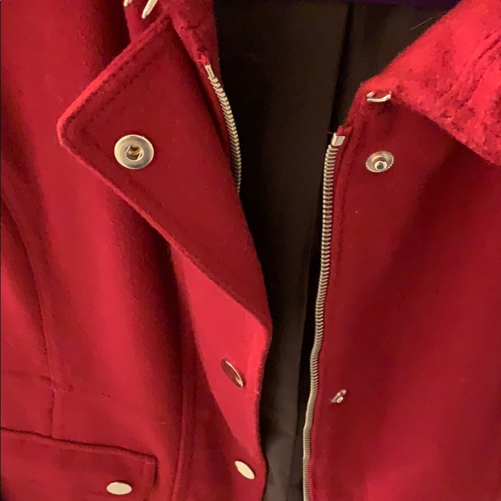 Red coat - Picture 4 of 4